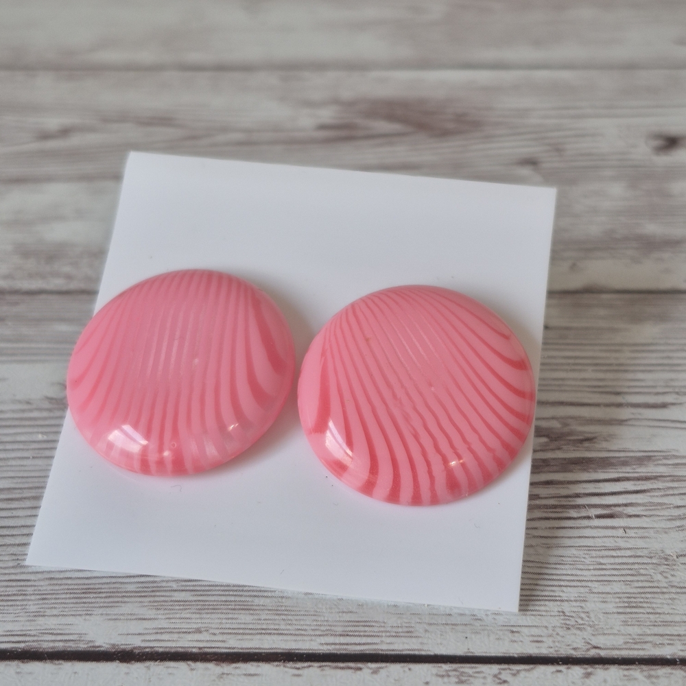 NWT Vintage 1980s Pink Lucite Button Earrings